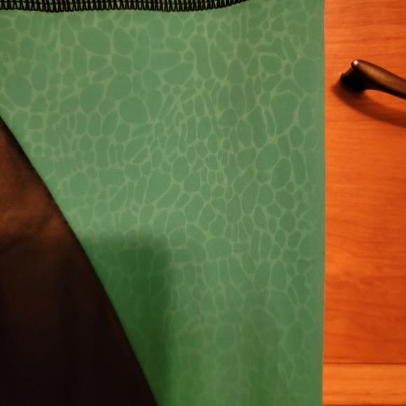 Zyia teal and black metallic leggings, size 8/10 - Picture 2 of 5